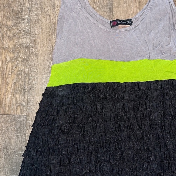 ☀️ 3/$15 ☀️ Ruffle textured Tank - Picture 2 of 4